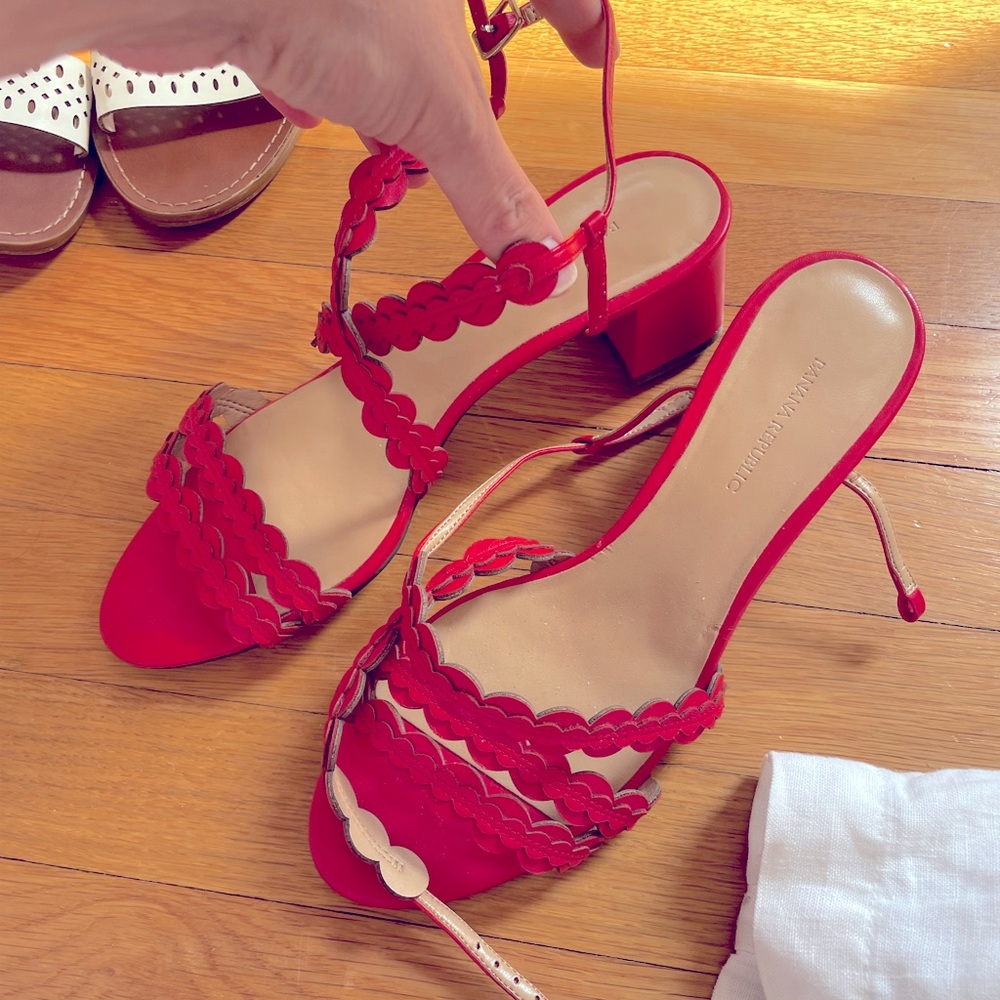 New banana republic red strappy sandals 8